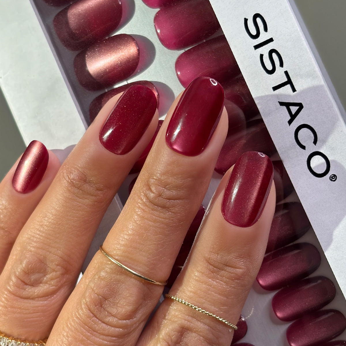 Crimson Romance - Oval Medium - Sustainable Nails